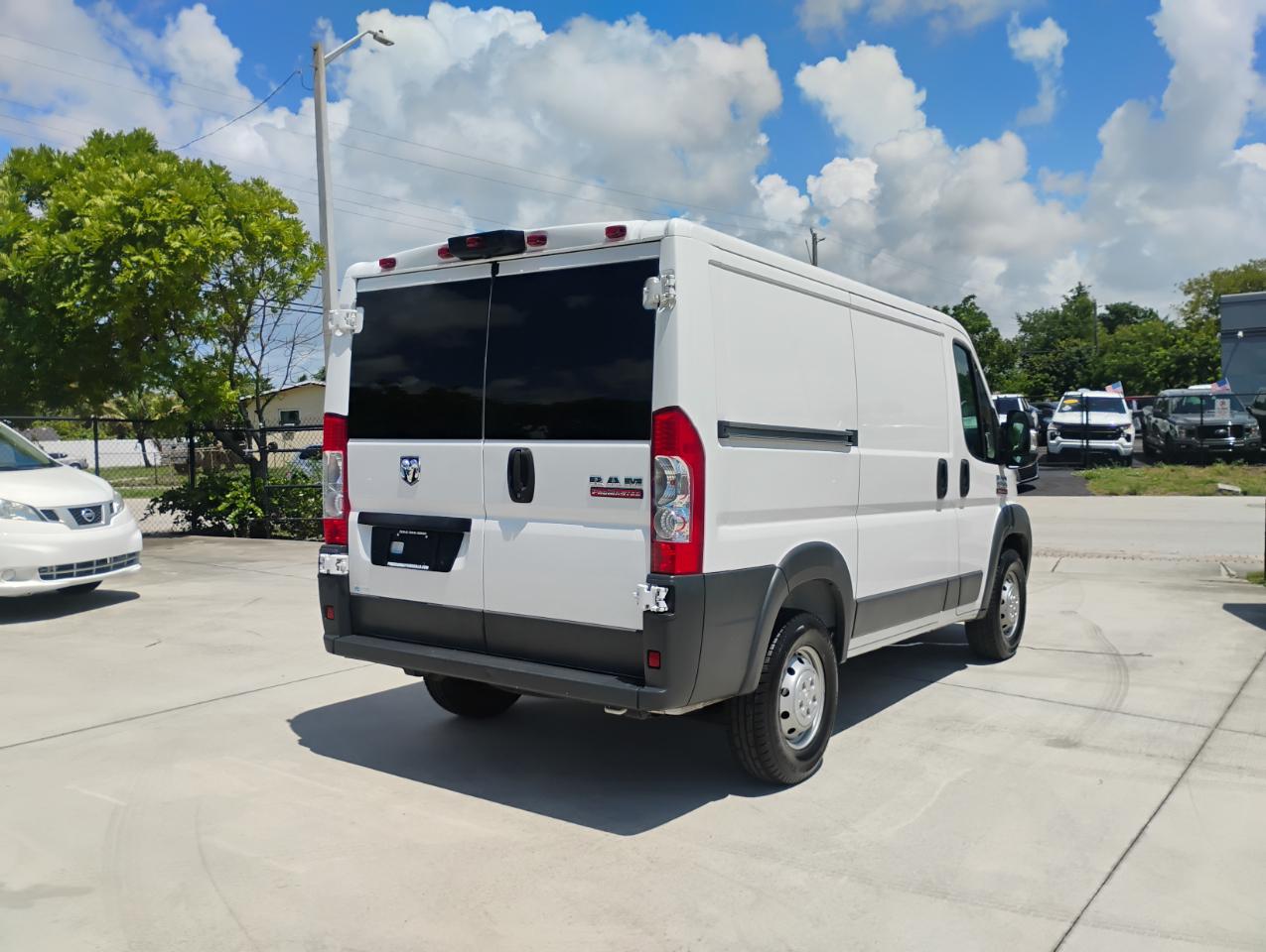 RAM Promaster 1500 Low Roof Tradesman 118-in. WB 2017
