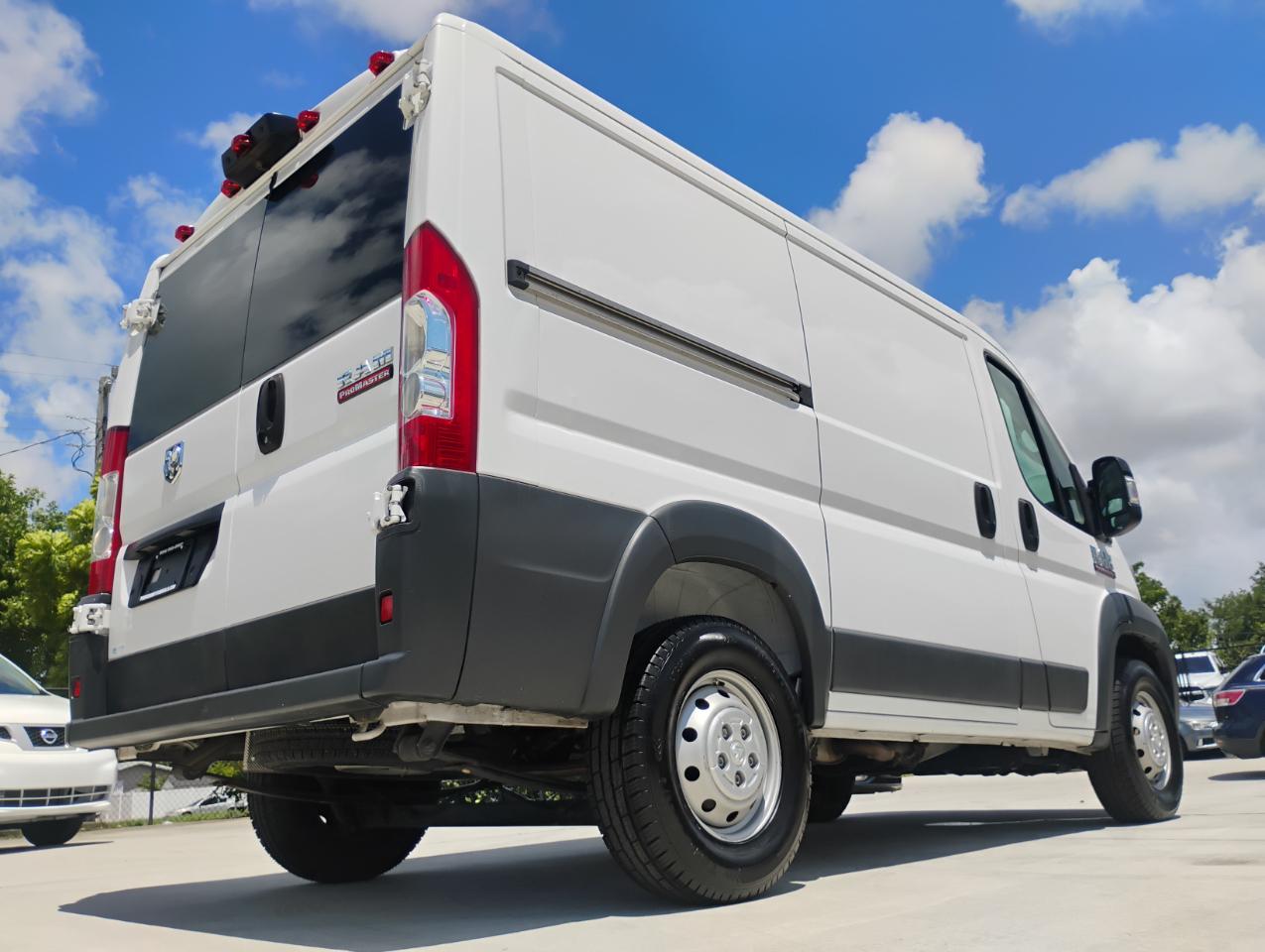 RAM Promaster 1500 Low Roof Tradesman 118-in. WB 2017