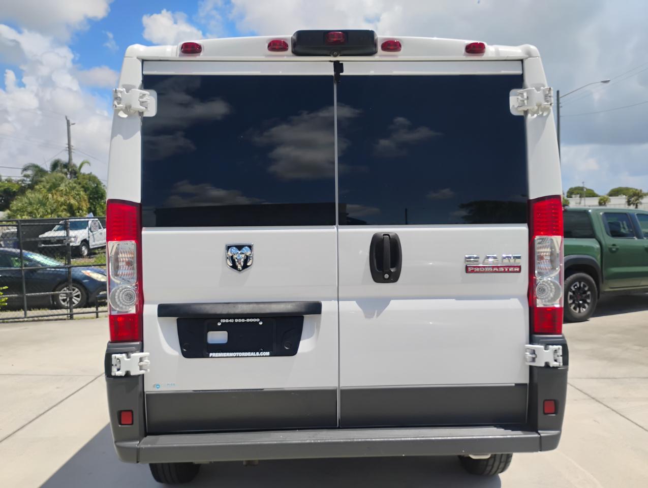 RAM Promaster 1500 Low Roof Tradesman 118-in. WB 2017