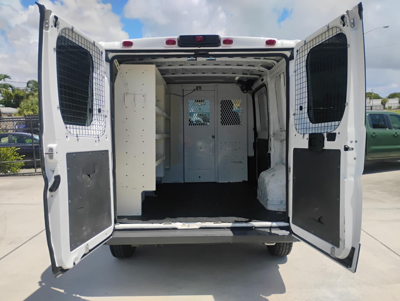RAM Promaster 1500 Low Roof Tradesman 118-in. WB 2017