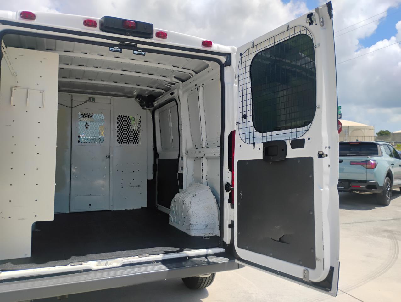 RAM Promaster 1500 Low Roof Tradesman 118-in. WB 2017