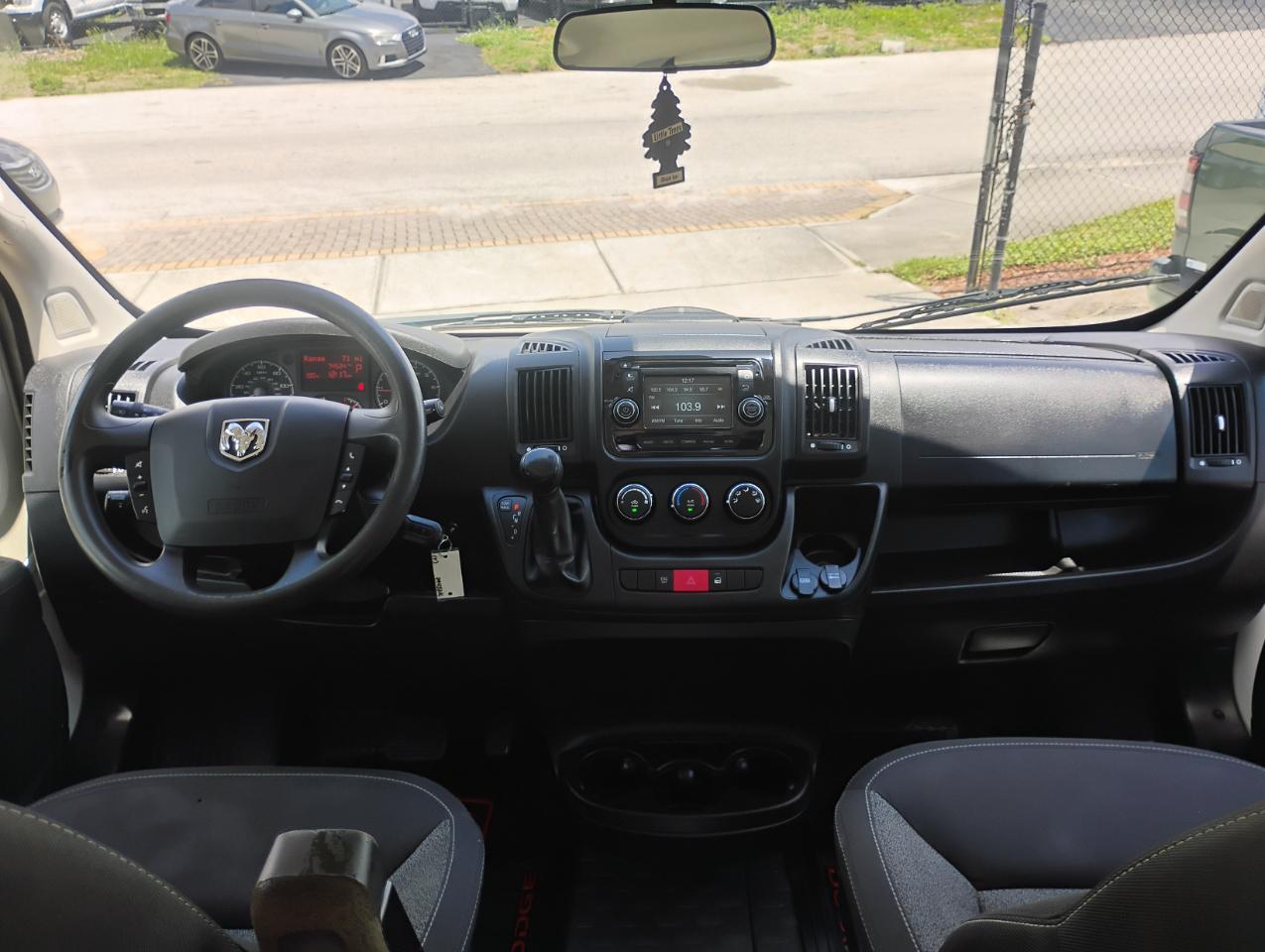 RAM Promaster 1500 Low Roof Tradesman 118-in. WB 2017