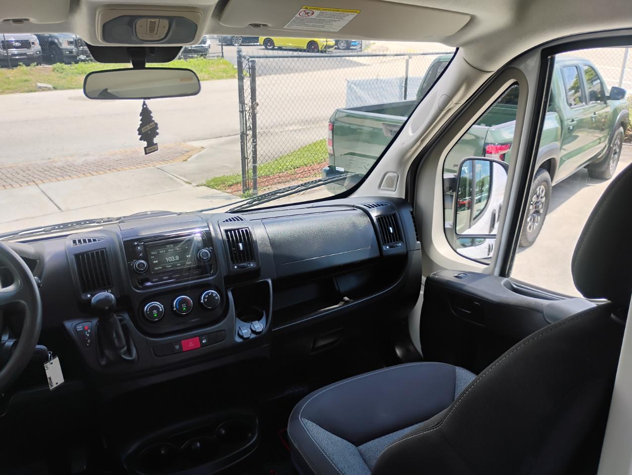 RAM Promaster 1500 Low Roof Tradesman 118-in. WB 2017