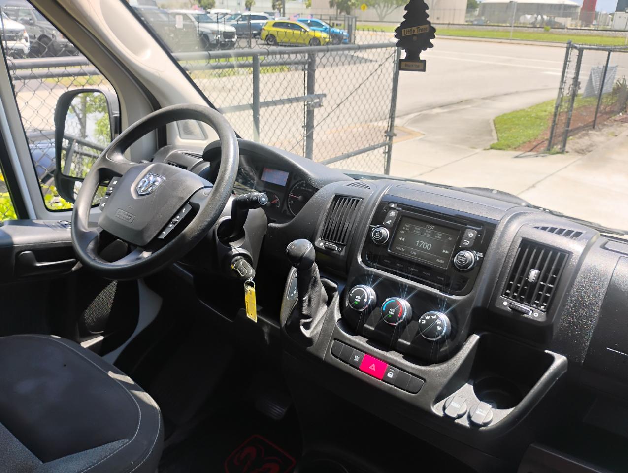 RAM Promaster 1500 Low Roof Tradesman 118-in. WB 2017