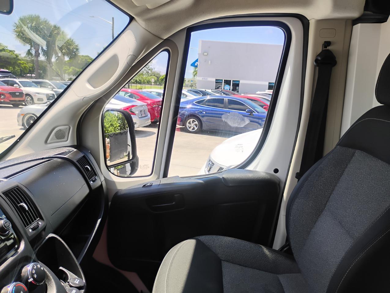 RAM Promaster 1500 Low Roof Tradesman 118-in. WB 2017