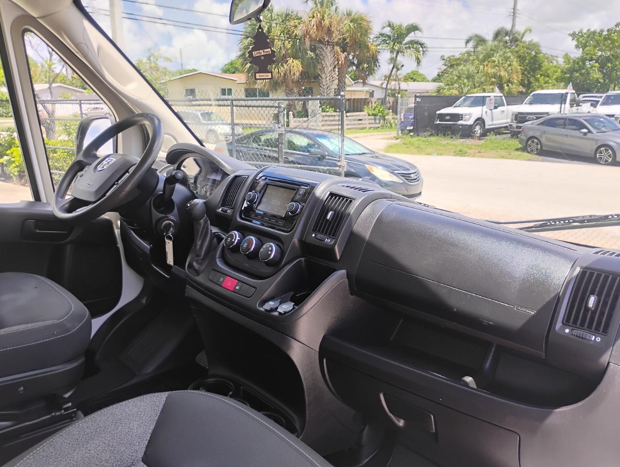 RAM Promaster 1500 Low Roof Tradesman 118-in. WB 2017