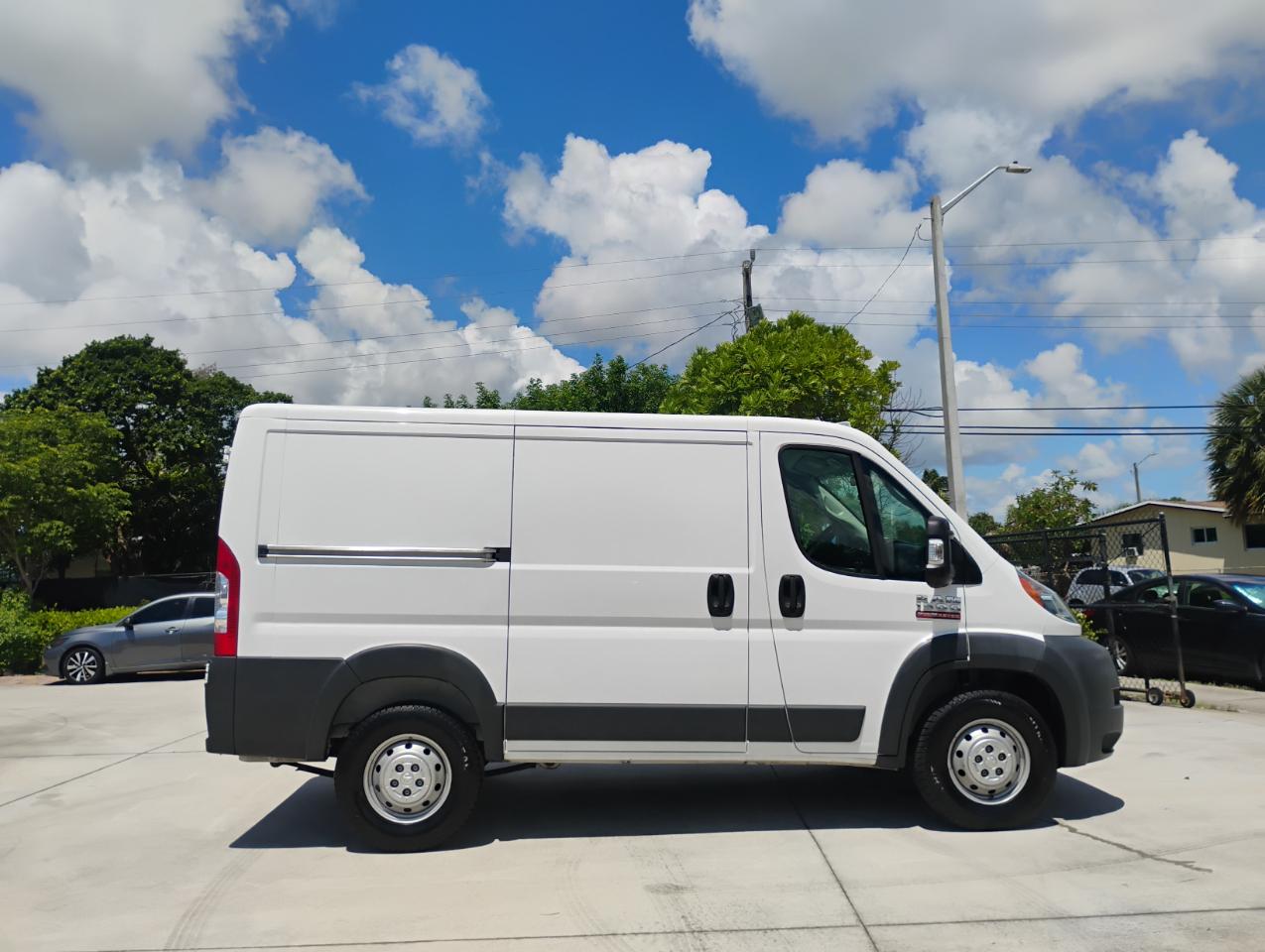 RAM Promaster 1500 Low Roof Tradesman 118-in. WB 2017
