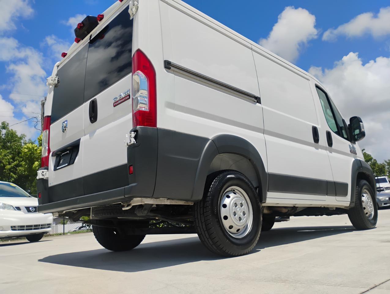 RAM Promaster 1500 Low Roof Tradesman 118-in. WB 2017