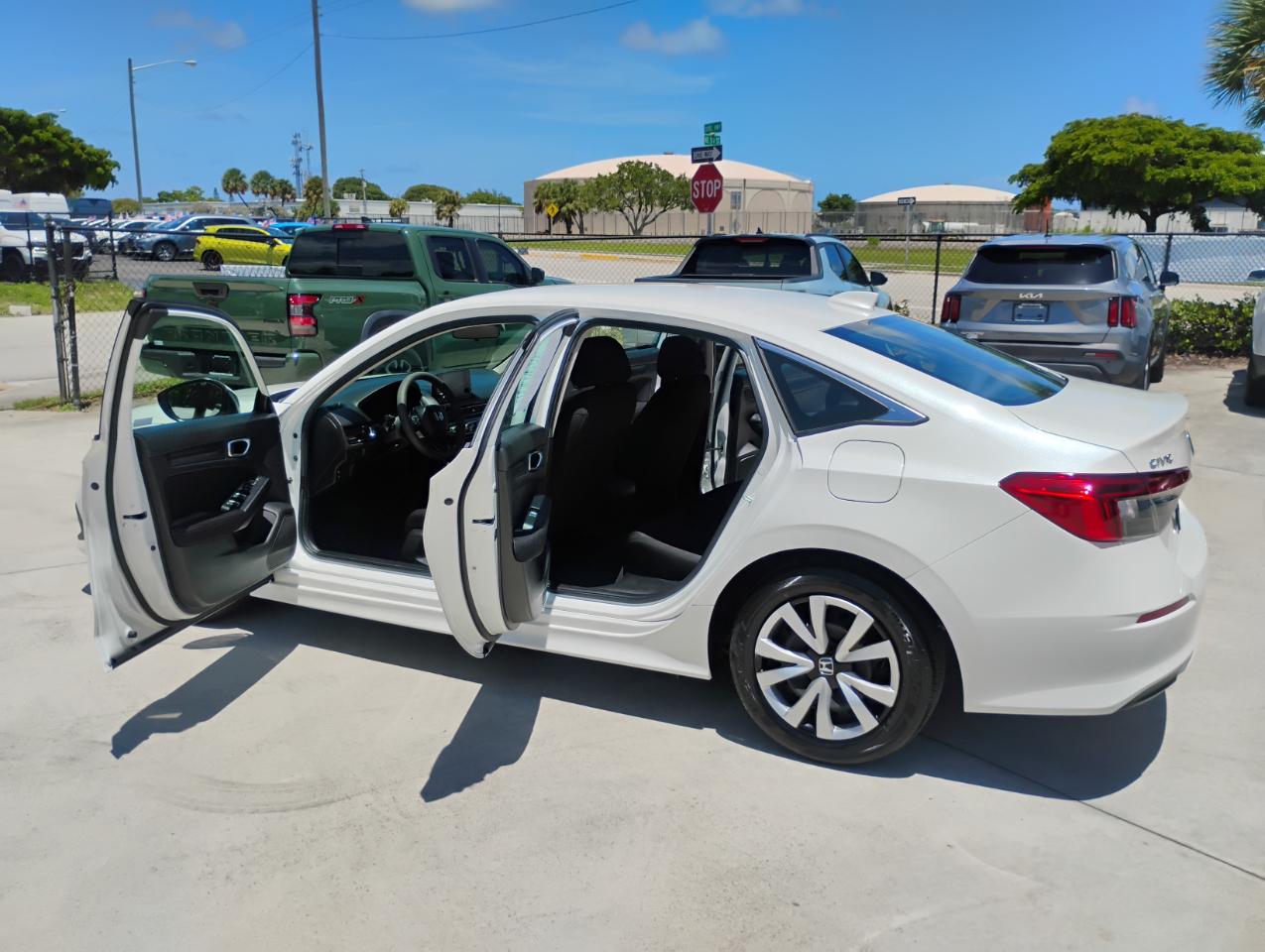 Honda Civic LX Sedan CVT 2024