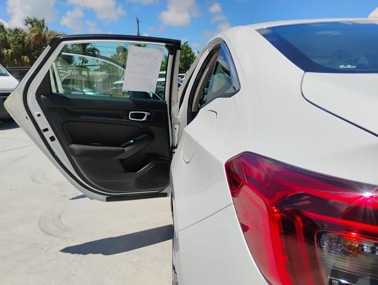 Honda Civic LX Sedan CVT 2024
