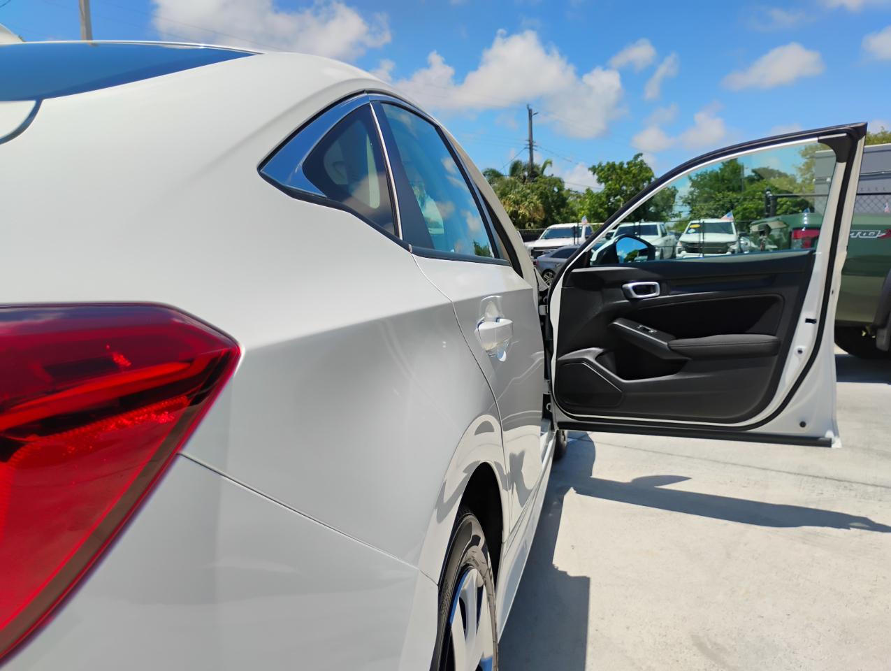 Honda Civic LX Sedan CVT 2024