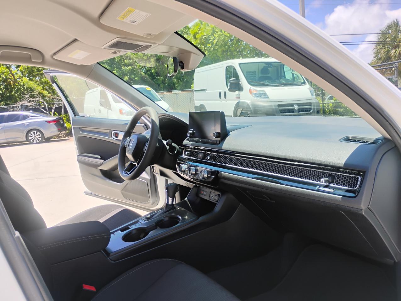 Honda Civic LX Sedan CVT 2024