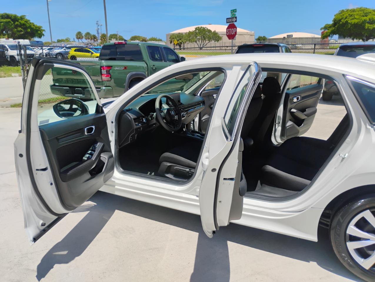 Honda Civic LX Sedan CVT 2024