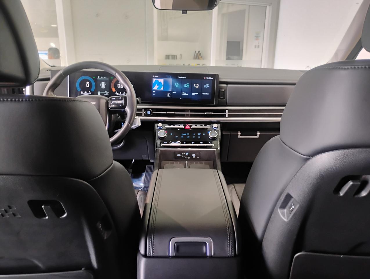 Hyundai Santa Fe SEL 2025