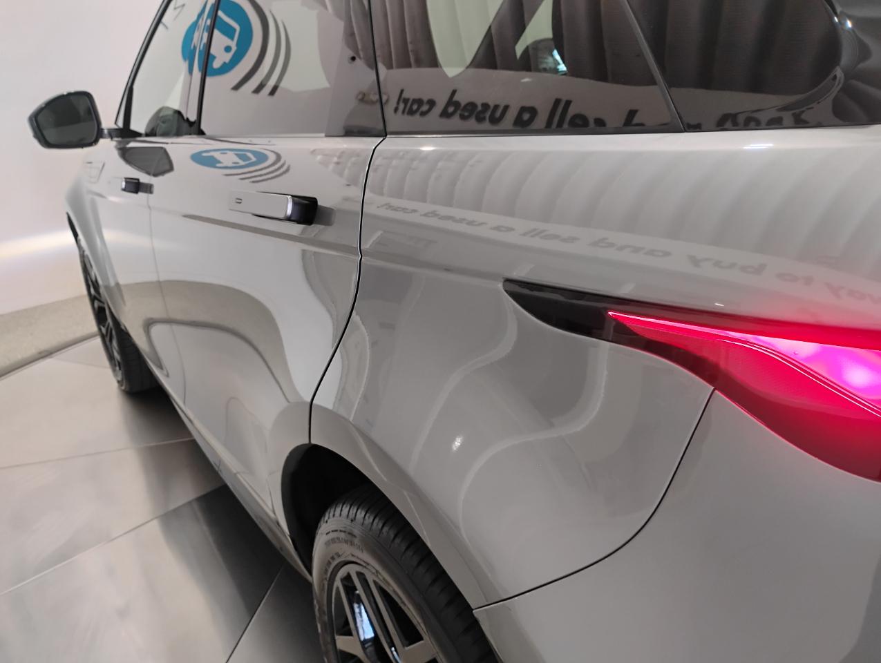 Land Rover Range Rover Evoque R-Dynamic SE 2023