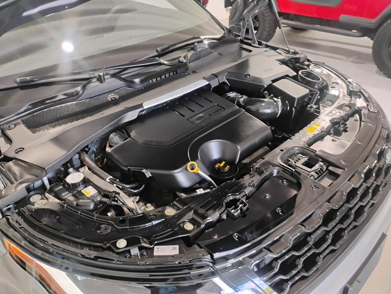 Land Rover Range Rover Evoque R-Dynamic SE 2023