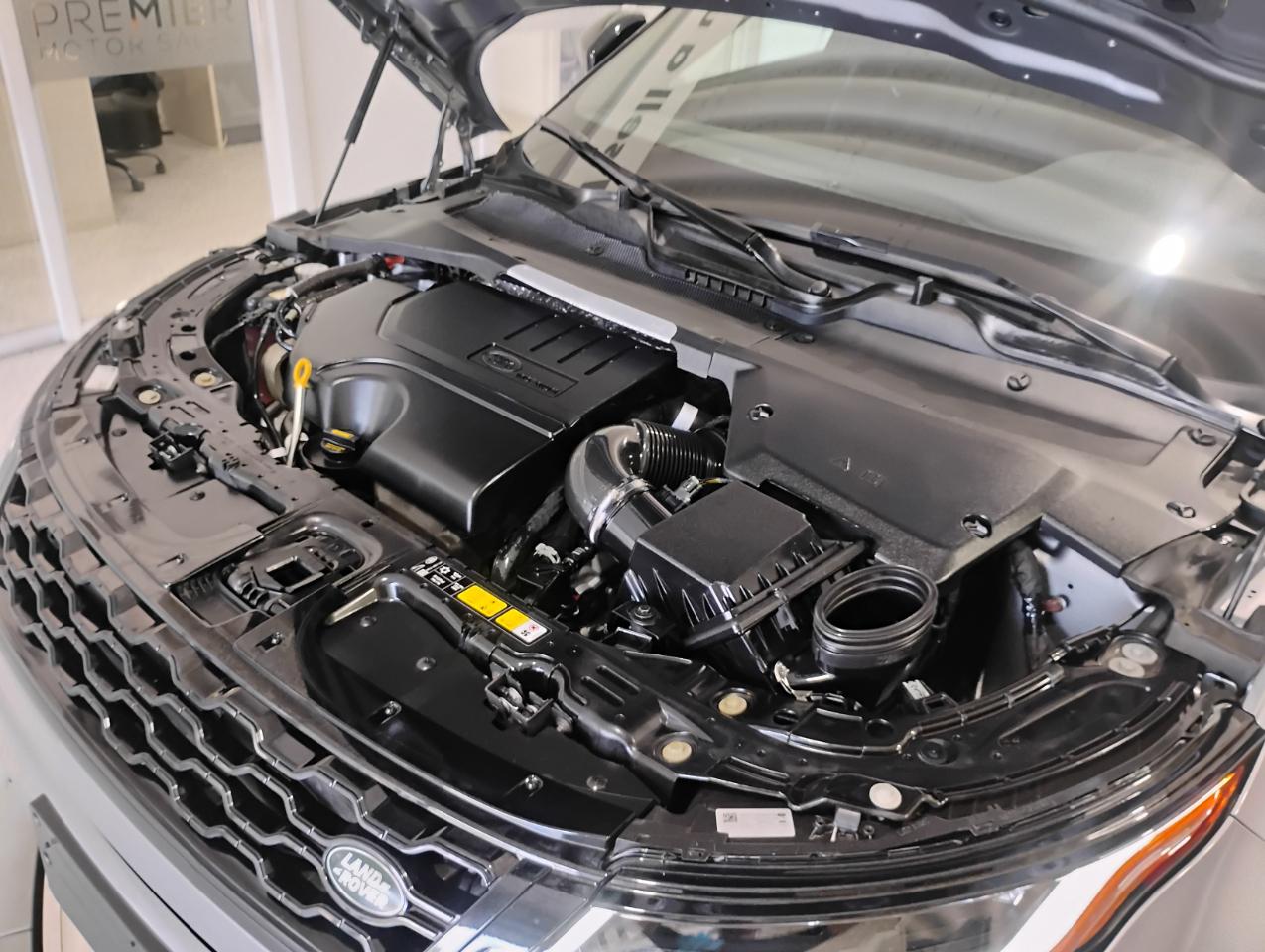 Land Rover Range Rover Evoque R-Dynamic SE 2023