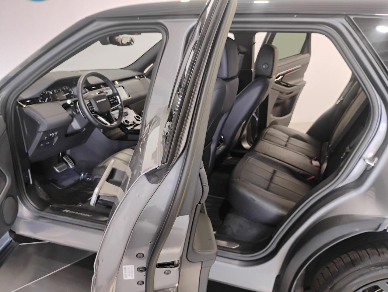 Land Rover Range Rover Evoque R-Dynamic SE 2023