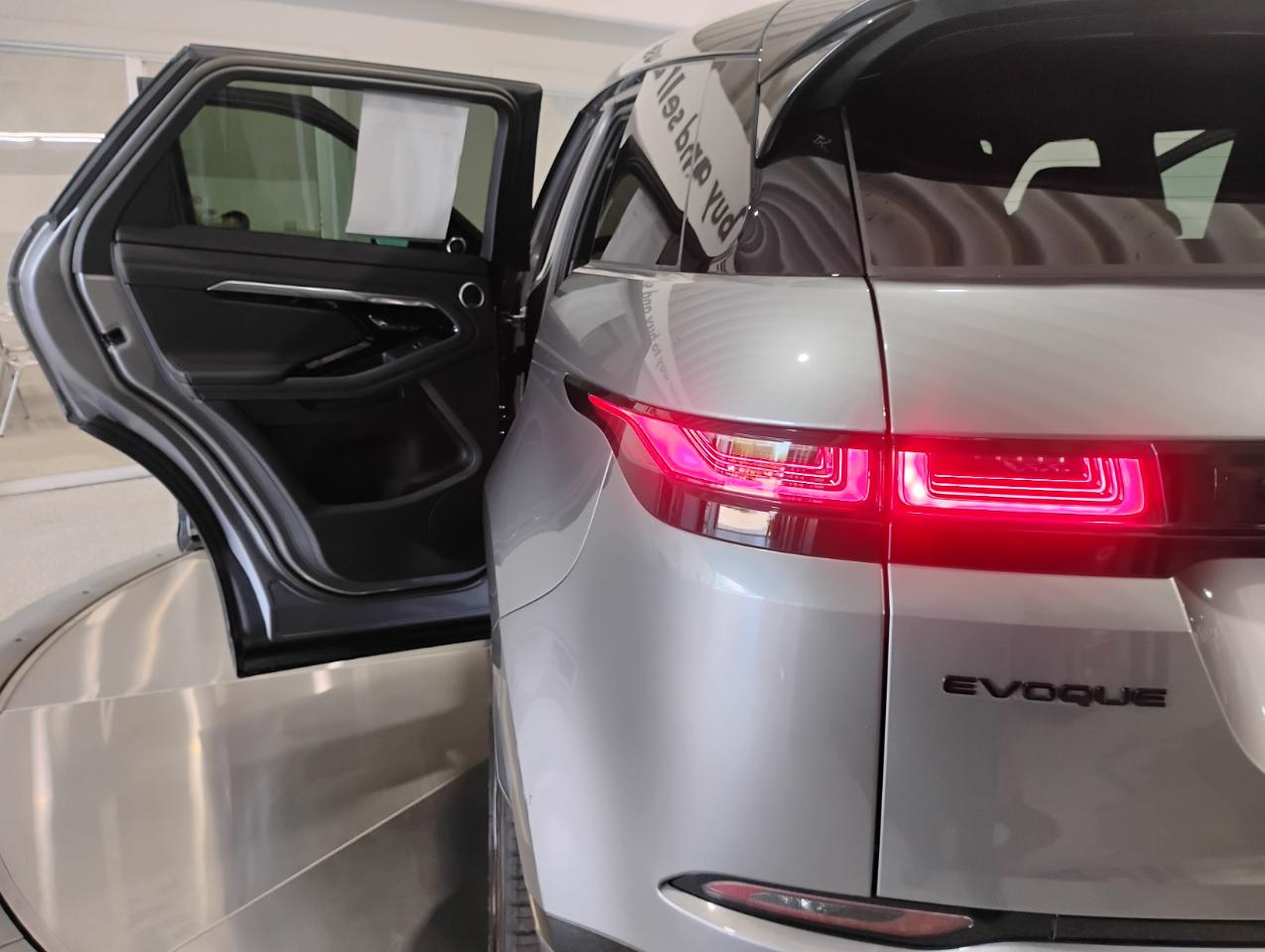 Land Rover Range Rover Evoque R-Dynamic SE 2023