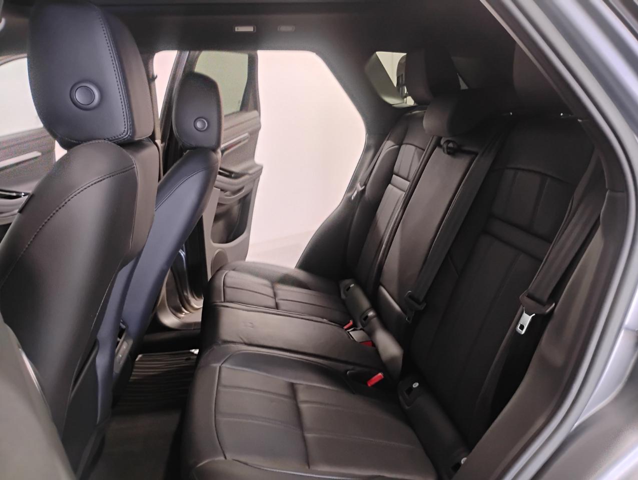 Land Rover Range Rover Evoque R-Dynamic SE 2023