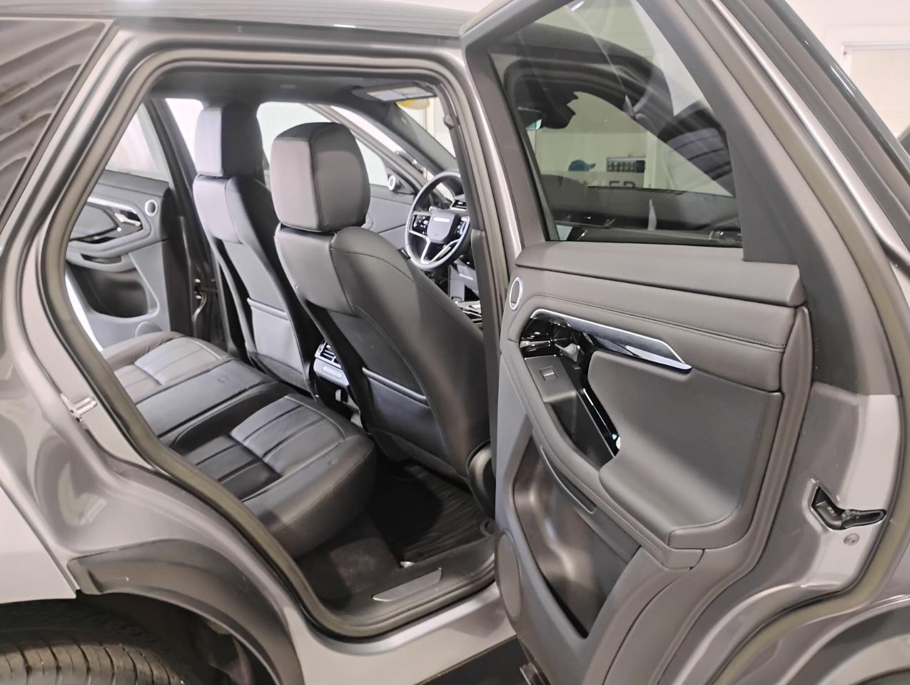 Land Rover Range Rover Evoque R-Dynamic SE 2023