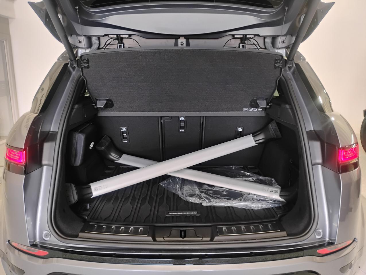 Land Rover Range Rover Evoque R-Dynamic SE 2023