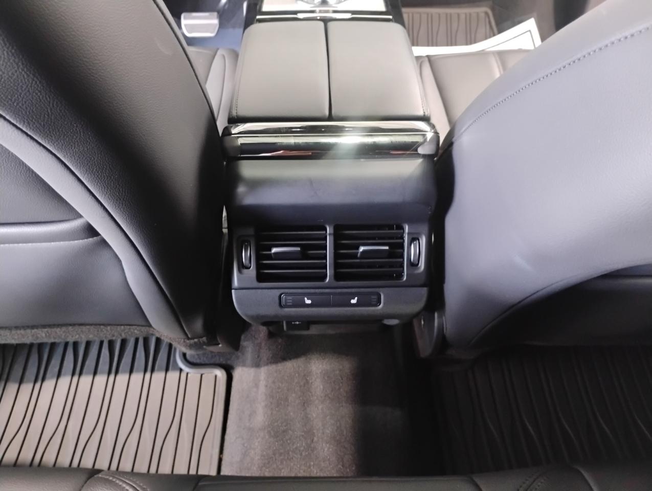 Land Rover Range Rover Evoque R-Dynamic SE 2023