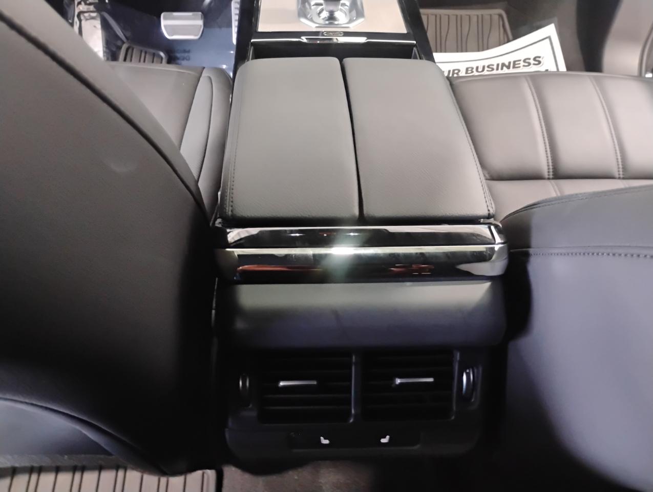 Land Rover Range Rover Evoque R-Dynamic SE 2023