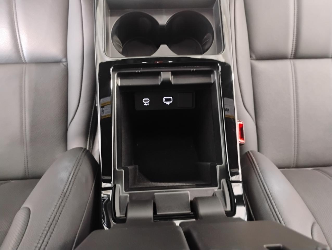 Land Rover Range Rover Evoque R-Dynamic SE 2023