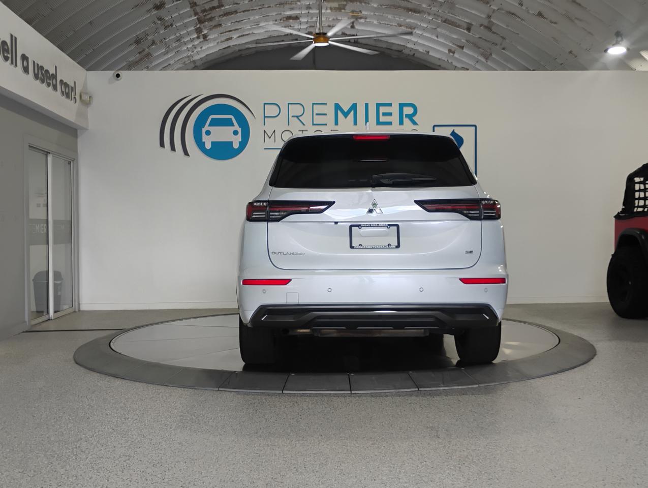 Mitsubishi Outlander SE 2WD 2025