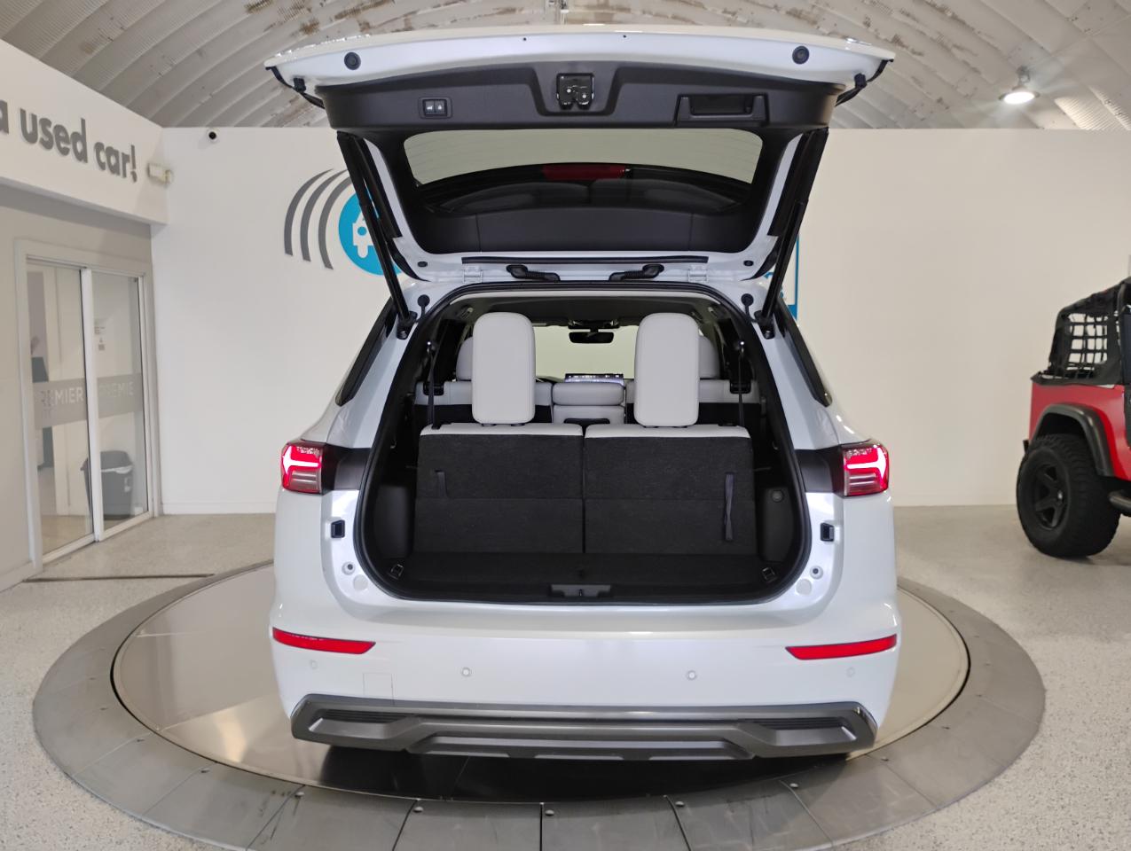 Mitsubishi Outlander SE 2WD 2025