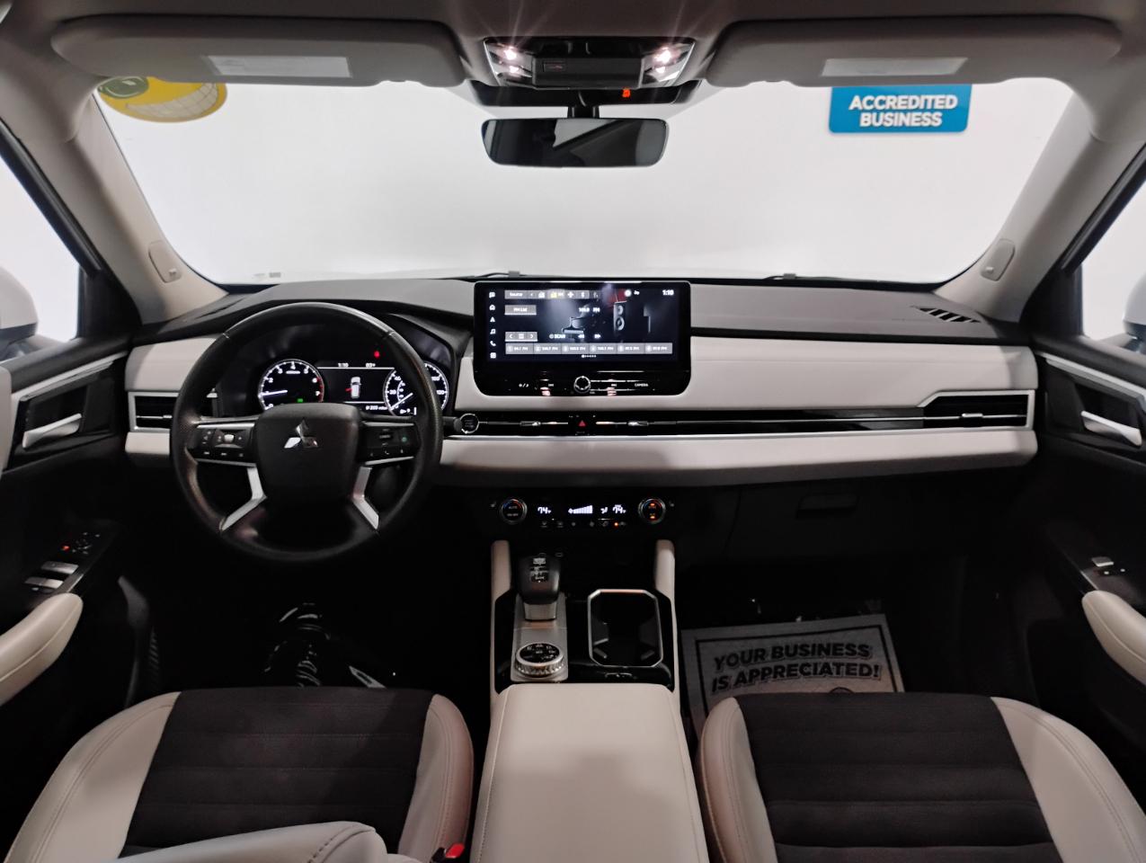 Mitsubishi Outlander SE 2WD 2025
