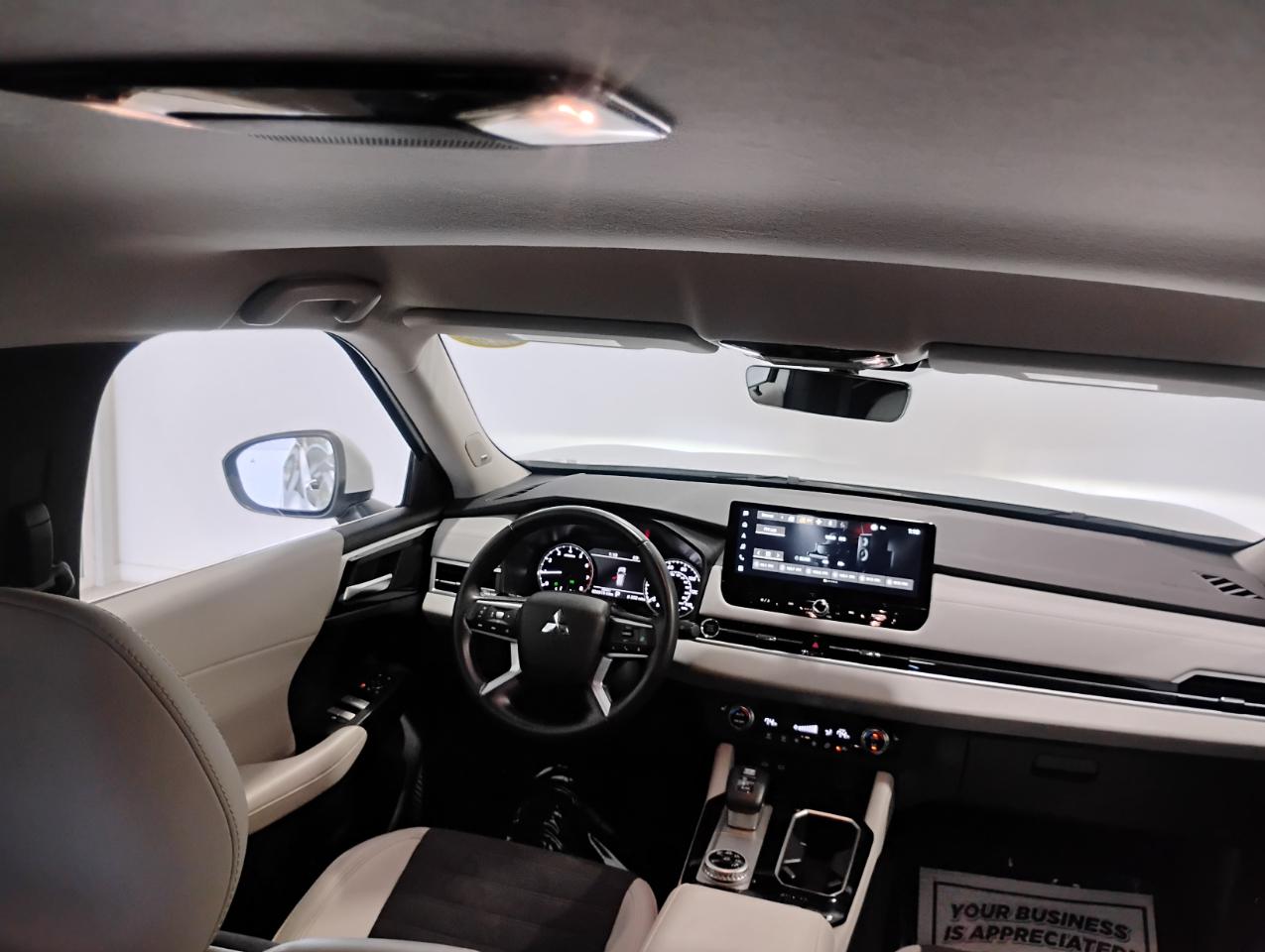 Mitsubishi Outlander SE 2WD 2025