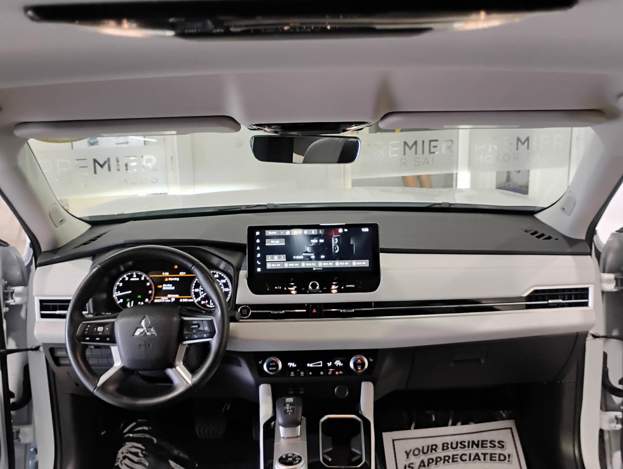 Mitsubishi Outlander SE 2WD 2025