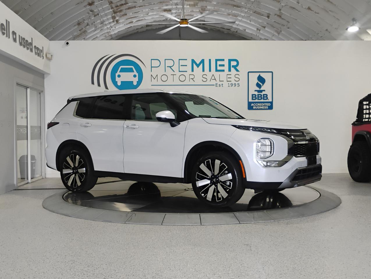 Mitsubishi Outlander SE 2WD 2025
