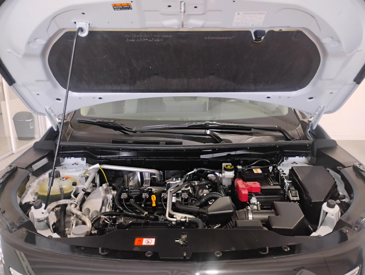 Mitsubishi Outlander SE 2WD 2025
