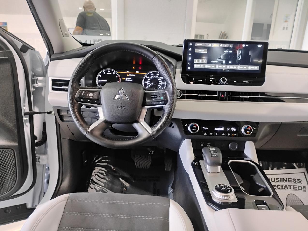 Mitsubishi Outlander SE 2WD 2025
