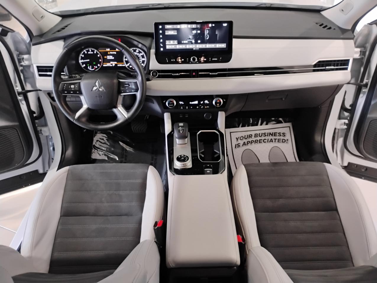 Mitsubishi Outlander SE 2WD 2025