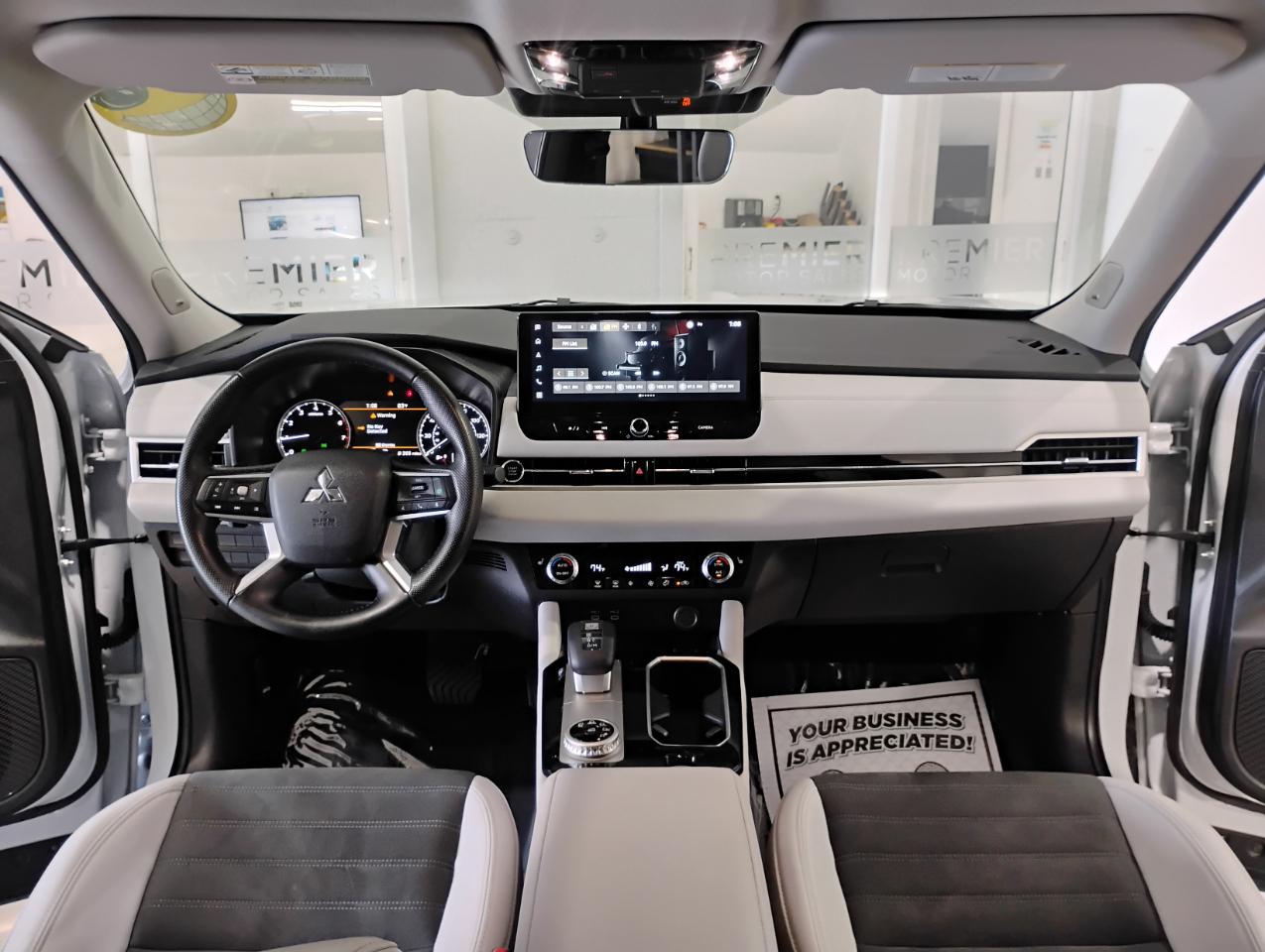 Mitsubishi Outlander SE 2WD 2025