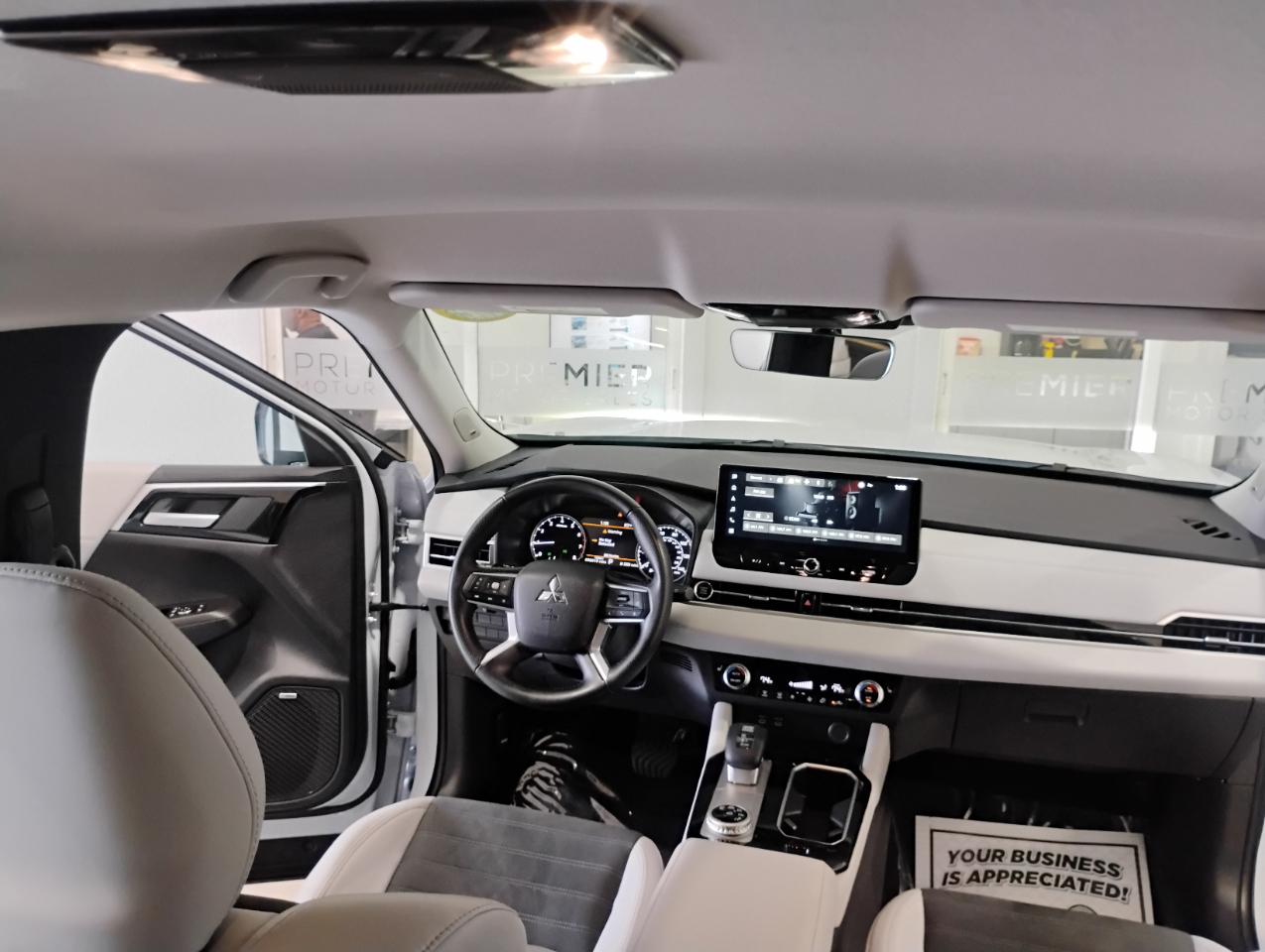 Mitsubishi Outlander SE 2WD 2025