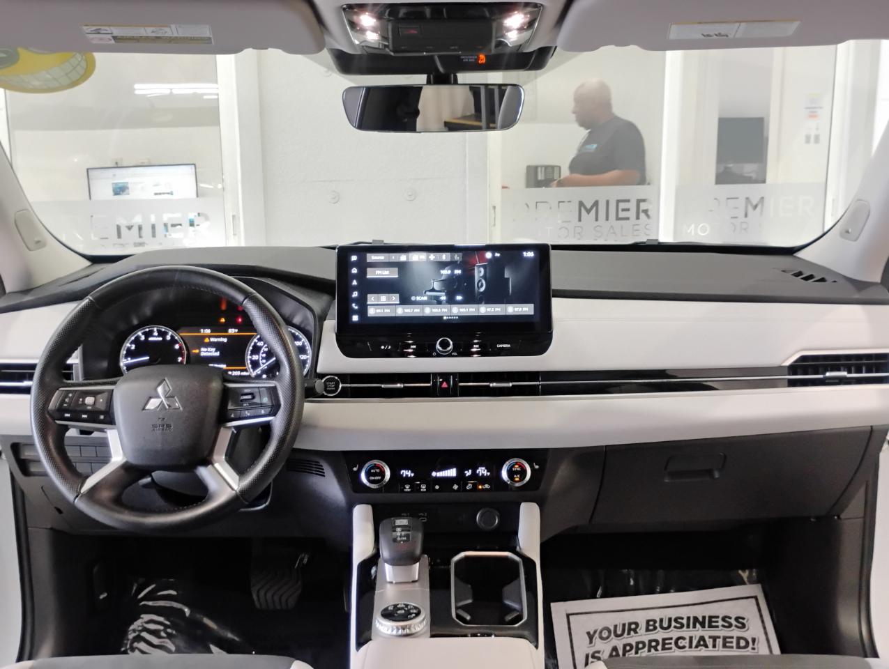 Mitsubishi Outlander SE 2WD 2025