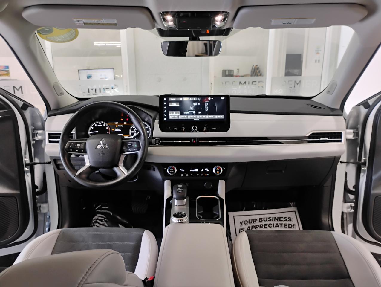Mitsubishi Outlander SE 2WD 2025