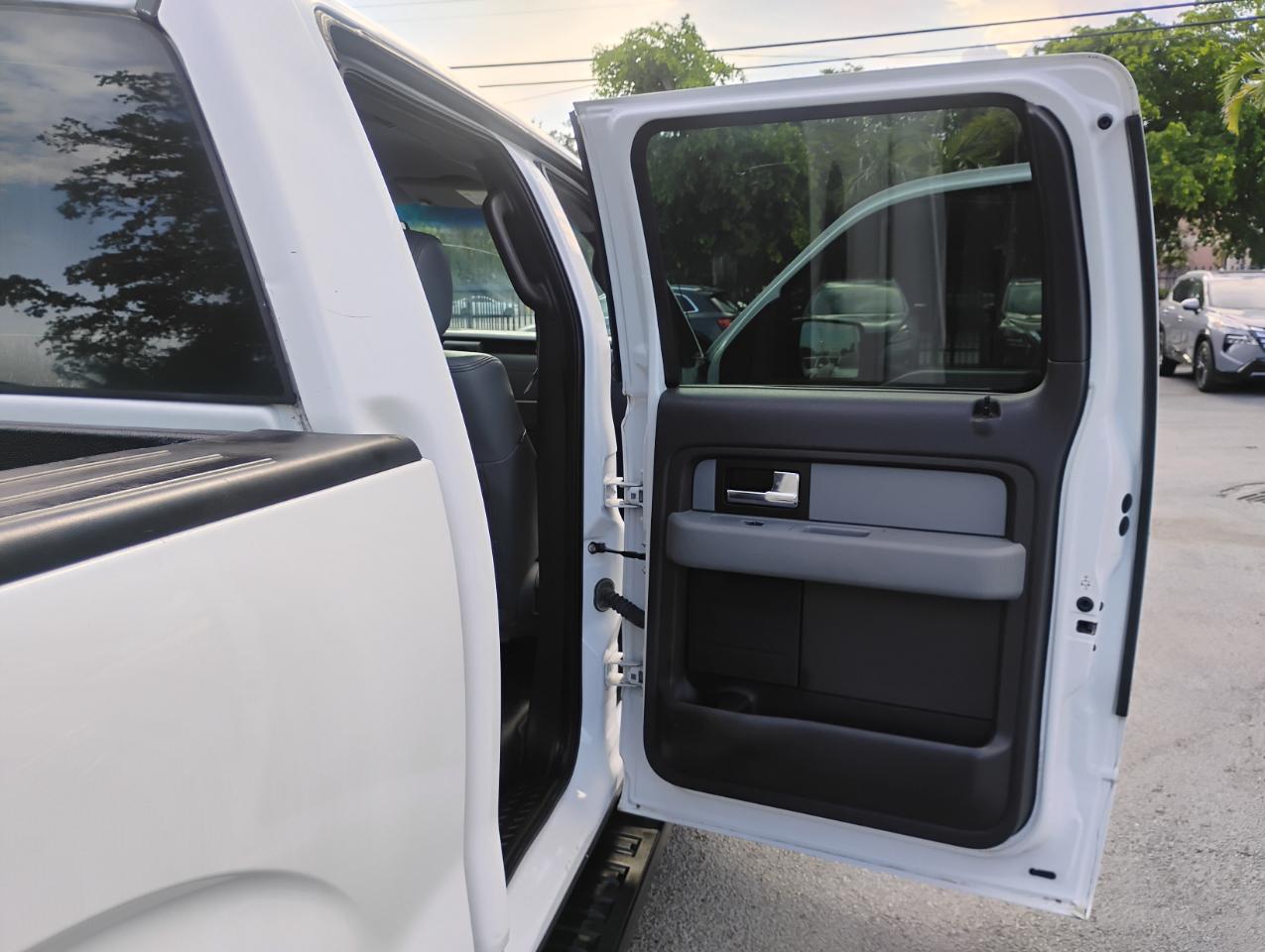 Ford F-150 Lariat SuperCrew 6.5-ft. Bed 2WD 2013