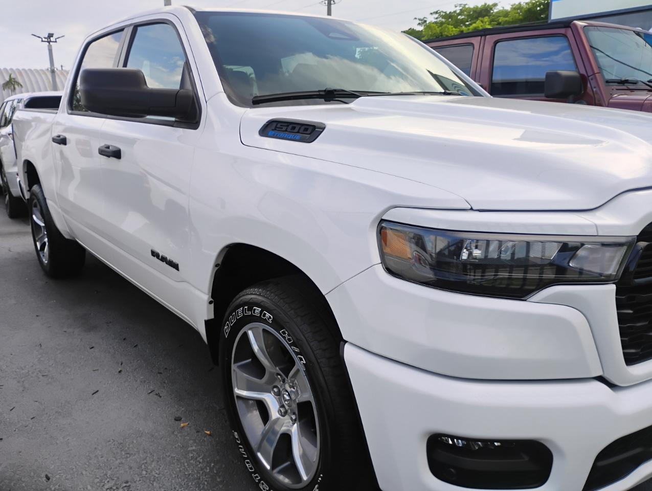 RAM 1500 Tradesman Crew Cab SWB 2WD 2025