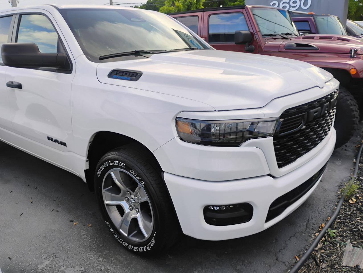 RAM 1500 Tradesman Crew Cab SWB 2WD 2025