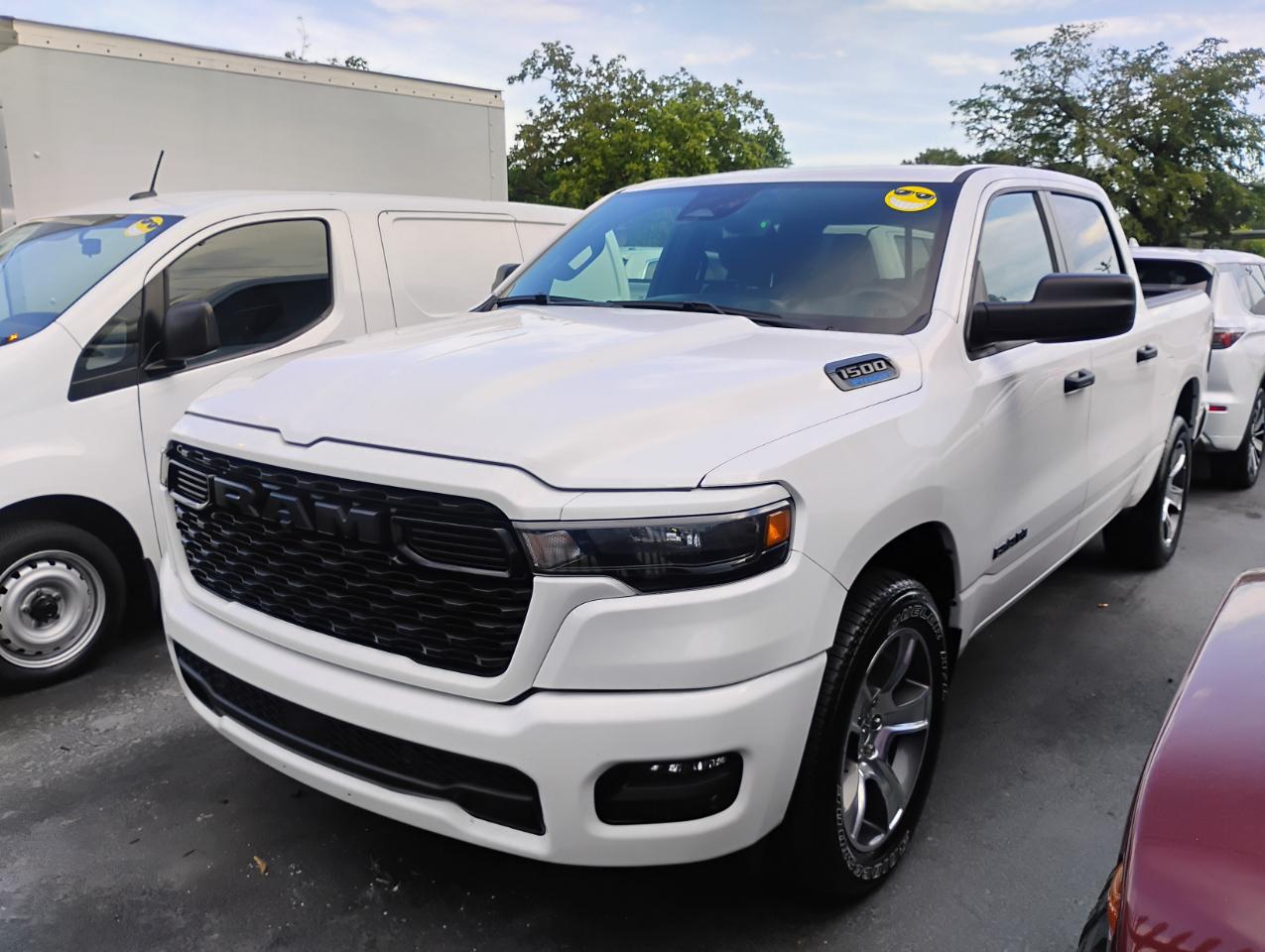 RAM 1500 Tradesman Crew Cab SWB 2WD 2025