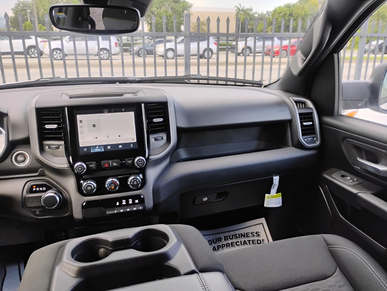 RAM 1500 Tradesman Crew Cab SWB 2WD 2025