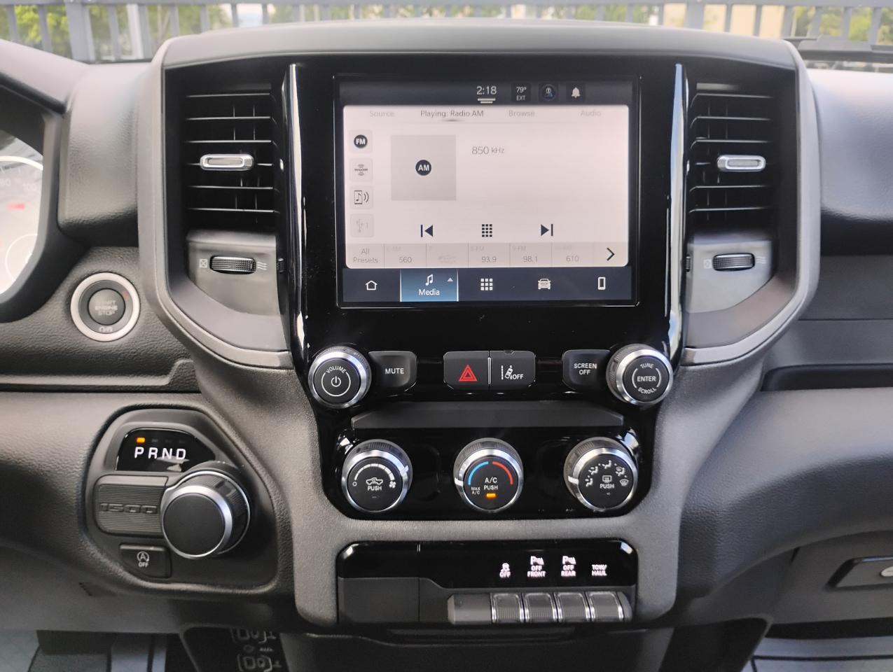 RAM 1500 Tradesman Crew Cab SWB 2WD 2025