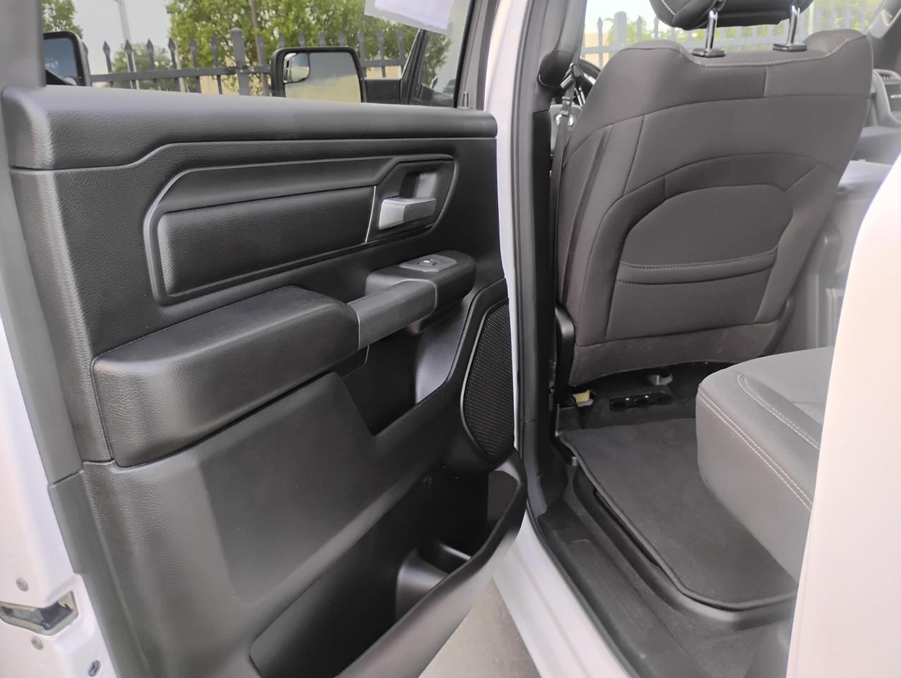 RAM 1500 Tradesman Crew Cab SWB 2WD 2025