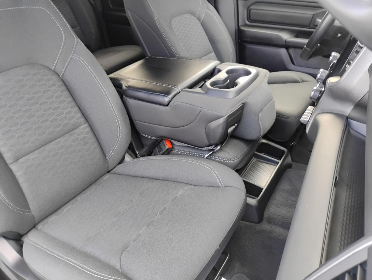 RAM 1500 Tradesman Crew Cab SWB 2WD 2025